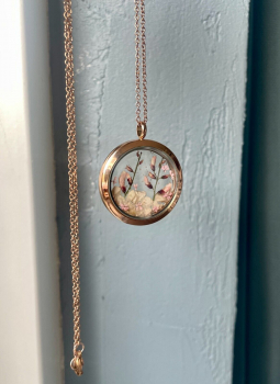 Kette Medaillon Blüte Resin rosegoldfarben Edelstahl Terrarium Kette